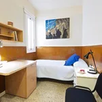 Rent 4 bedroom apartment in Barcelona