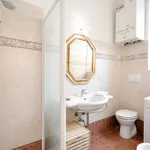 Rent 2 bedroom apartment of 65 m² in Florence