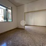 Affitto 4 camera appartamento di 120 m² in Palermo