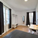 Rent 4 bedroom apartment in Barcelona