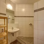 Rent a room of 96 m² in Stuttgart