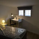 Rent 4 bedroom apartment in Lisbon