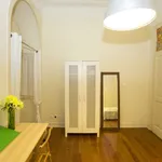 Rent a room of 180 m² in lisbon