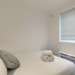 Rent 3 bedroom flat in London