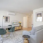 Rent 1 bedroom apartment of 560 m² in Porto