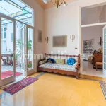 Rent 5 bedroom apartment of 323 m² in Bari