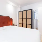 Rent 2 bedroom apartment of 37 m² in Paris