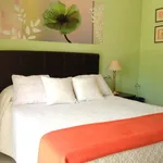 Rent a room in Granada']