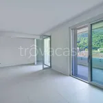 Affitto 3 camera appartamento di 114 m² in Lecco