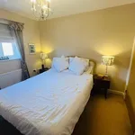 Rent 3 bedroom flat in East Midlands