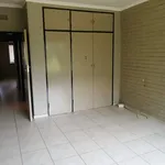 Rent 2 bedroom apartment in Roodepoort