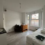 Rent 8 bedroom house in South East England