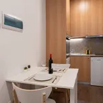 Rent 1 bedroom apartment of 40 m² in Porto