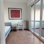 Rent 5 bedroom apartment in Milan