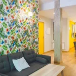 Rent a room of 220 m² in madrid