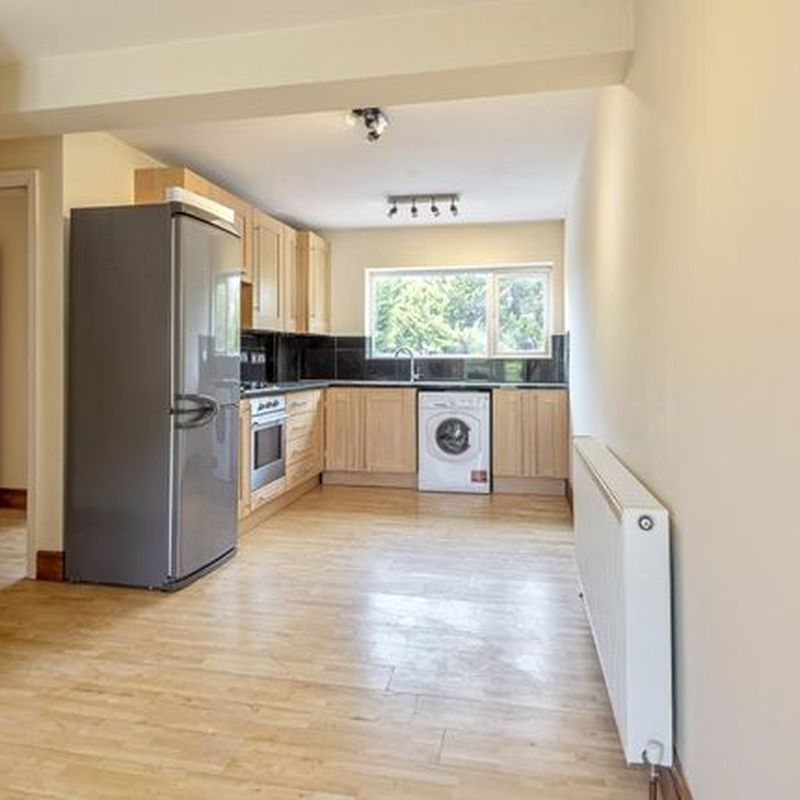 Flat to rent in Staines Road East, Sunbury-On-Thames TW16