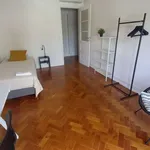 Rent a room of 130 m² in lisbon