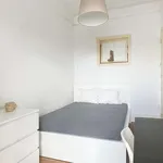 Rent a room in lisbon