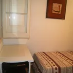 Rent 4 bedroom apartment in Barcelona