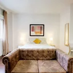 Rent 1 bedroom apartment of 33 m² in madrid