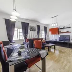 Rent 3 bedroom apartment in Barcelona']