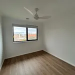 Rent 4 bedroom apartment in Coburg