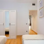 Rent 3 bedroom apartment of 80 m² in barcelona