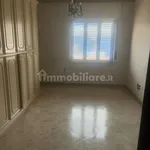 Affitto 3 camera appartamento di 110 m² in Naples