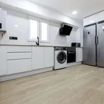 Rent a room of 170 m² in valencia