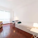 Rent a room of 120 m² in lisbon