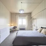 Rent a room of 300 m² in Lisbon