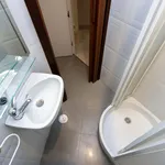 Rent a room of 110 m² in Sevilla