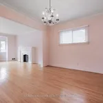 Appartement de 2238 m² avec 3 chambre(s) en location à Toronto (Bedford Park-Nortown)