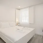 Rent 3 bedroom apartment of 112 m² in Porto