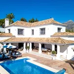 Rent 4 bedroom house of 2000 m² in Marbella