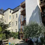 Perfekte Dachwohnung mit groÃem Balkon und tollen Blick in den grÃ¼nen Innenhof!