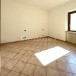 Affitto 3 camera appartamento di 95 m² in Vercelli