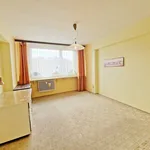 Pronajměte si 2 ložnic/e byt o rozloze 65 m² v Kladno