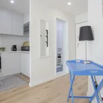 Rent 1 bedroom apartment of 50 m² in Porto