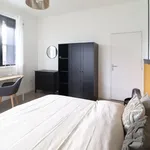  appartement avec 4 chambre(s) en location à Paris