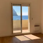 Rent 3 bedroom apartment of 65 m² in Cassis