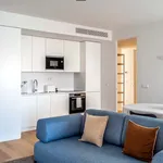 Rent 5 bedroom apartment of 92 m² in Lisboa