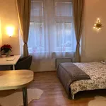 Rent 1 bedroom apartment of 32 m² in Prague