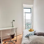 Rent 7 bedroom apartment in Lisbon