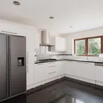 Rent 5 bedroom apartment in South East England