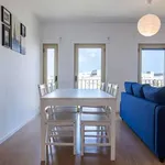 Rent 2 bedroom apartment of 95 m² in lisbon