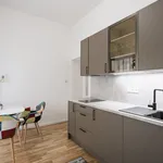 Pronajměte si 1 ložnic/e byt o rozloze 30 m² v Prague