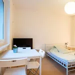 Rent 4 bedroom apartment of 38 m² in Berlin