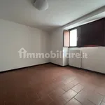 Affitto 4 camera appartamento di 105 m² in Verona