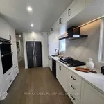 Maison de 2540 m² avec 4 chambre(s) en location à Toronto (Dorset Park)